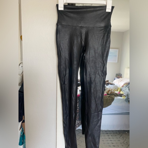 SPANX Leather-look leggings size Medium - Picture 1 of 5